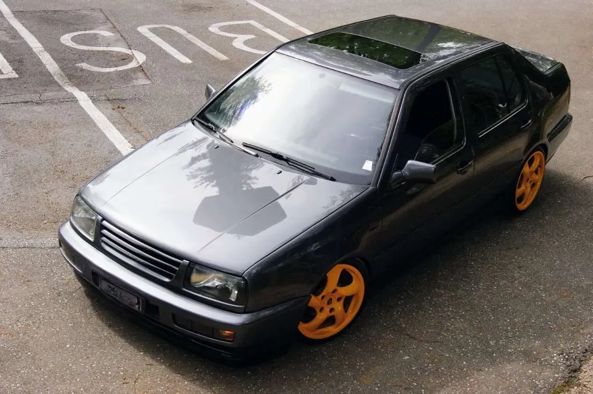 Volkswagen Vento 1994 photo 2