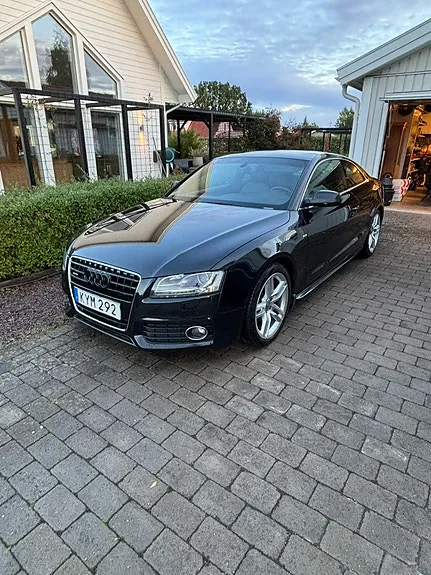 Audi A5 2011 photo 2