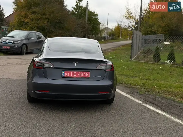 Tesla Model 3 2022 photo 4