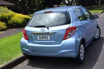Toyota Yaris 2012 photo 4