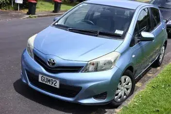 Toyota Yaris 2012 photo 3