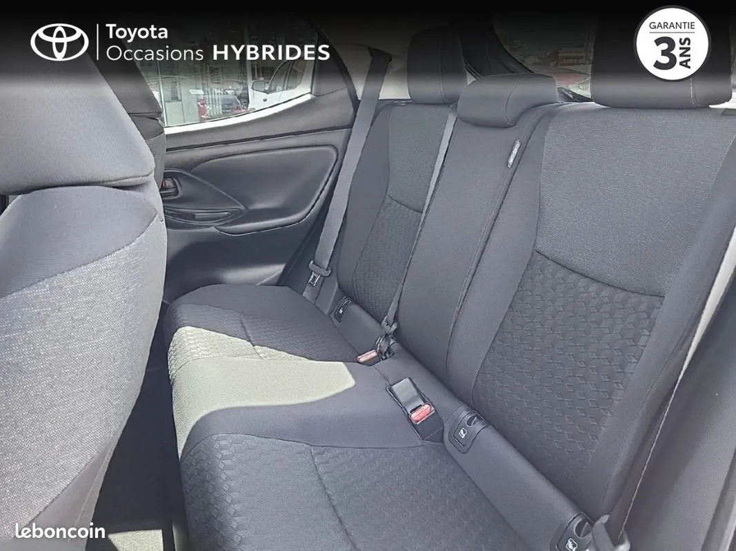 Toyota Yaris 2023 photo 3