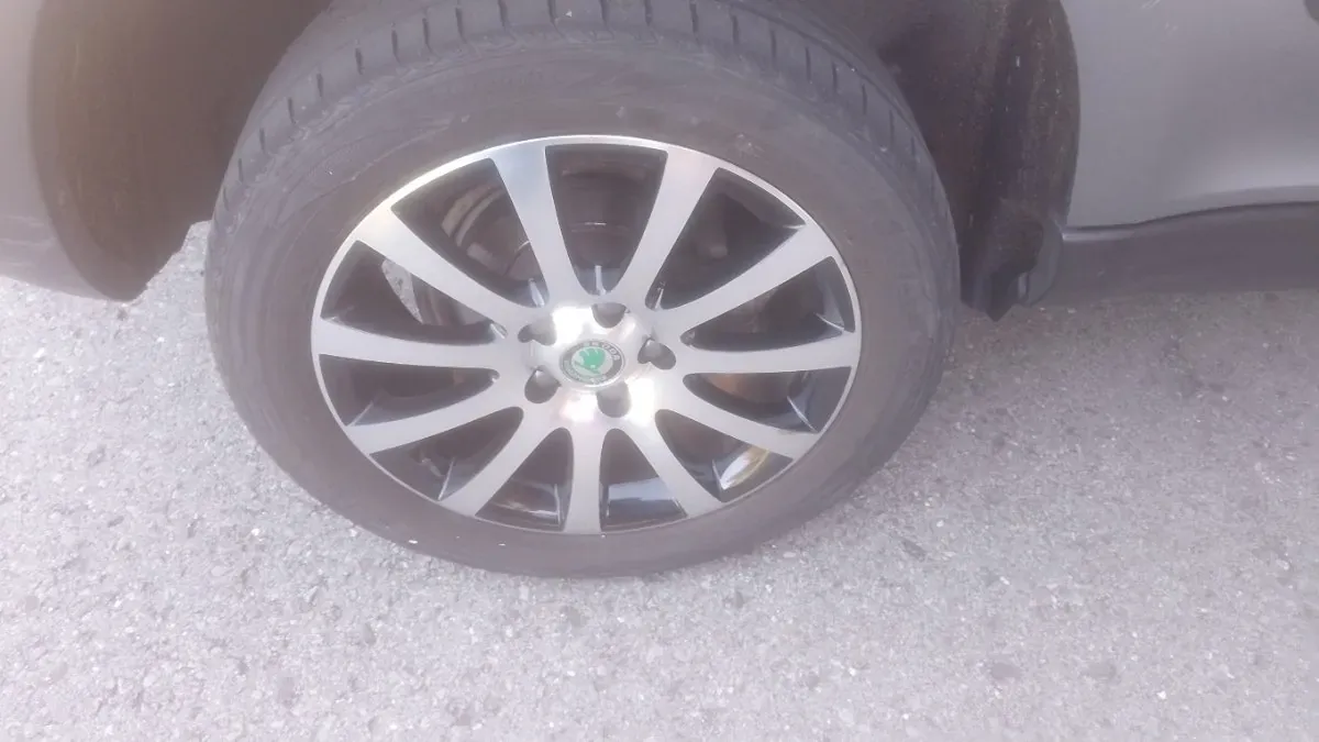 Skoda Yeti 2012 photo 3