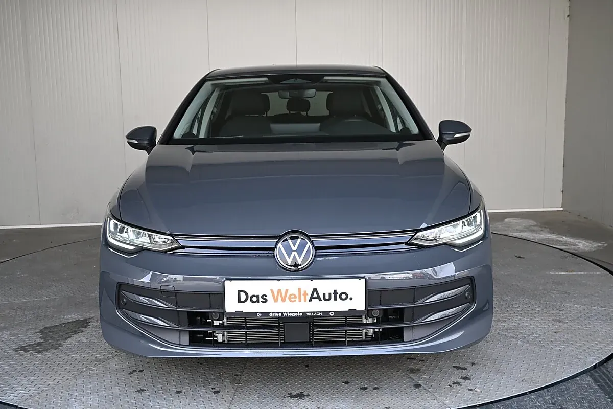 Volkswagen Golf 2026 photo 2