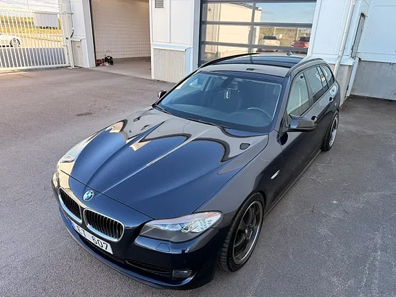 BMW 520D 2011 photo 2