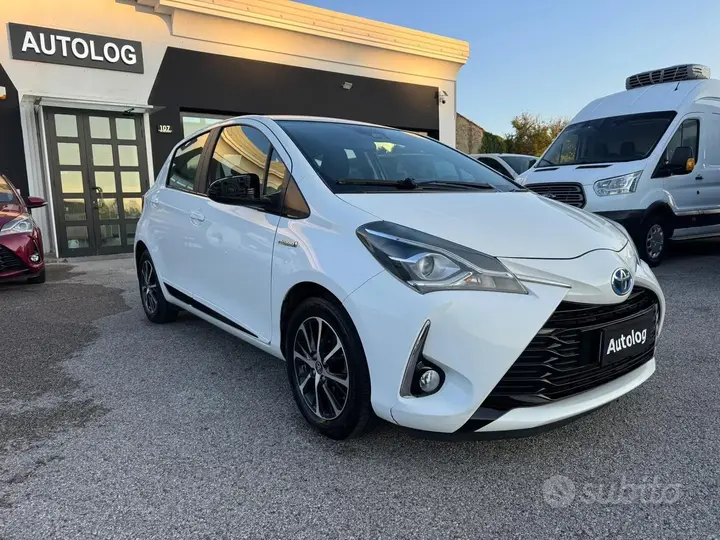 Toyota Yaris 2018 photo 2