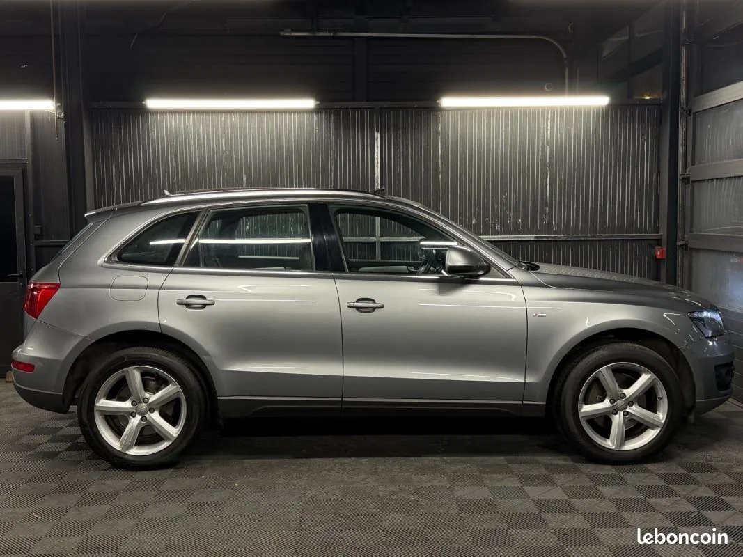 Audi Q5 2010 photo 2