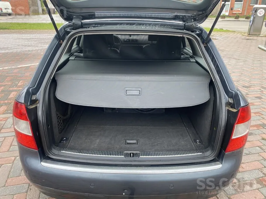 Audi A4 2003 photo 5