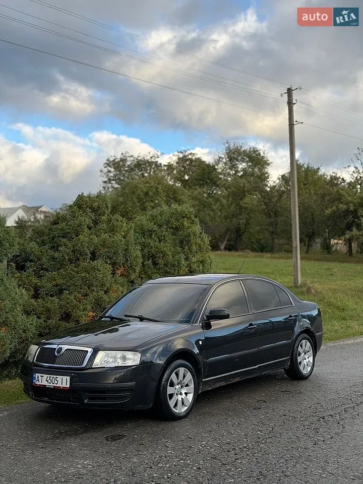 Skoda Superb 2003 photo 4