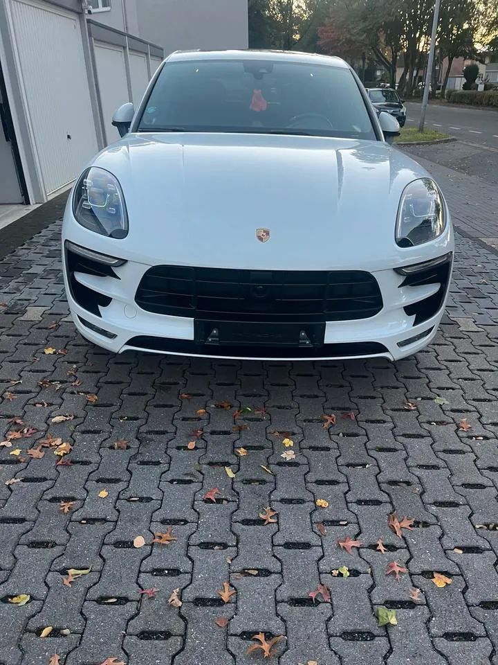 Porsche Macan S