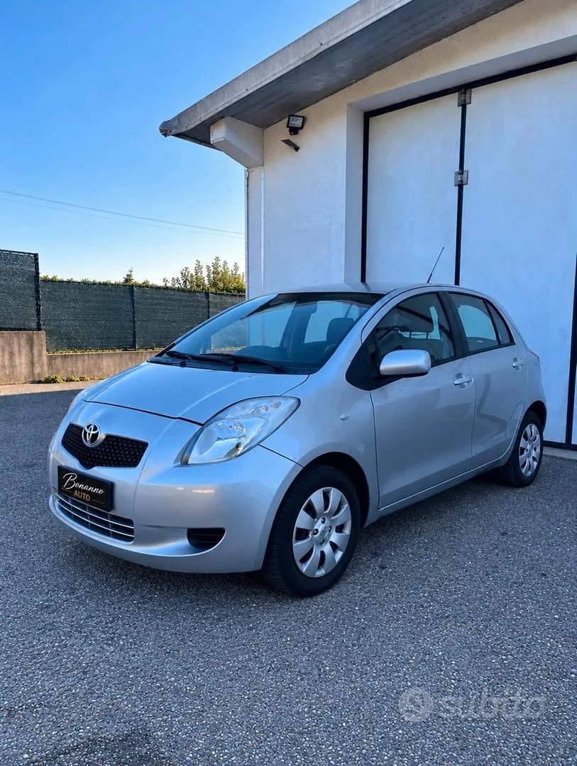 Toyota Yaris 2007 photo 2