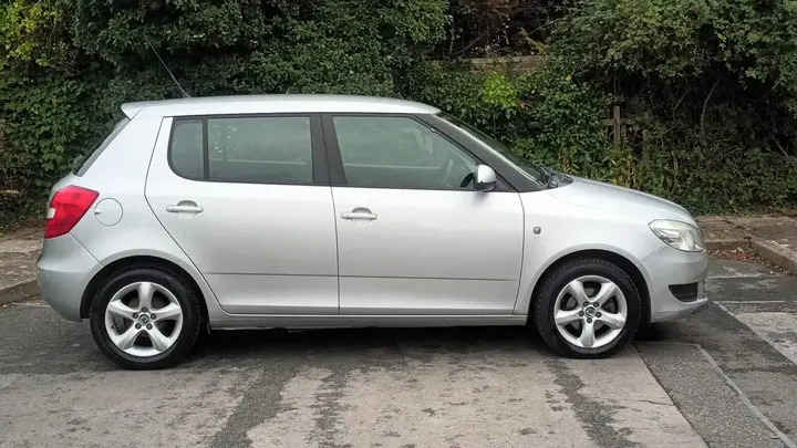 Skoda Fabia 2011 photo 5