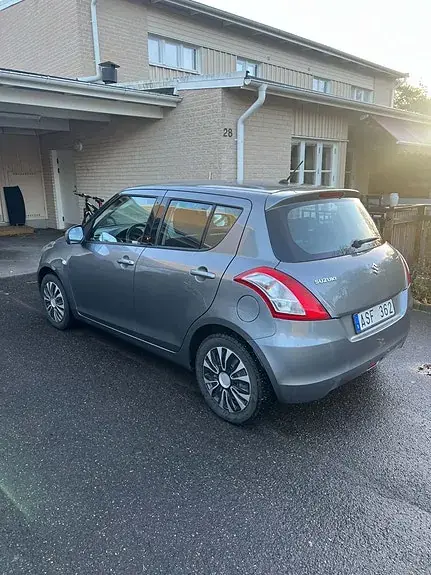 Suzuki Swift 2011 photo 4