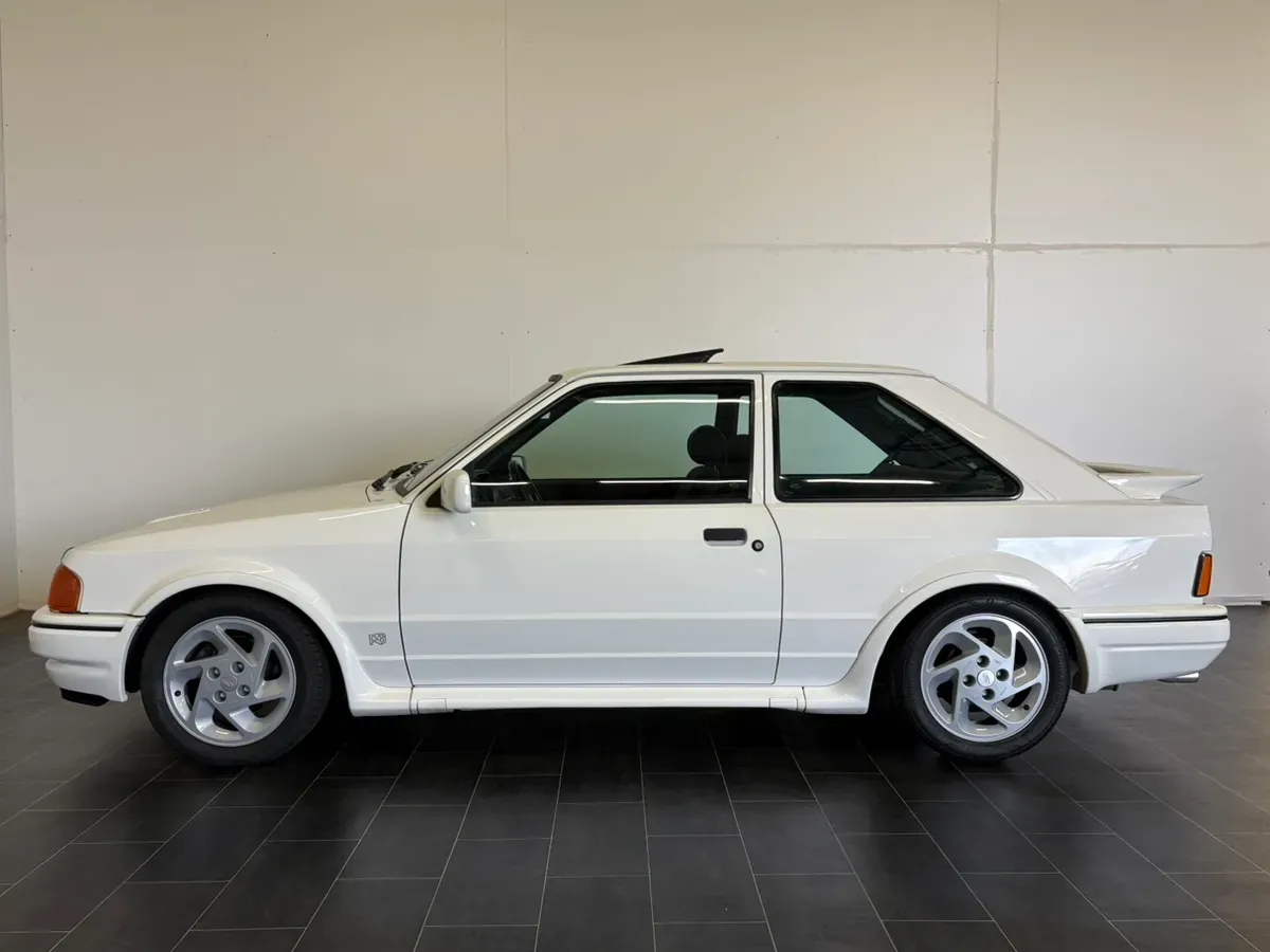 Ford Escort 1987 photo 3