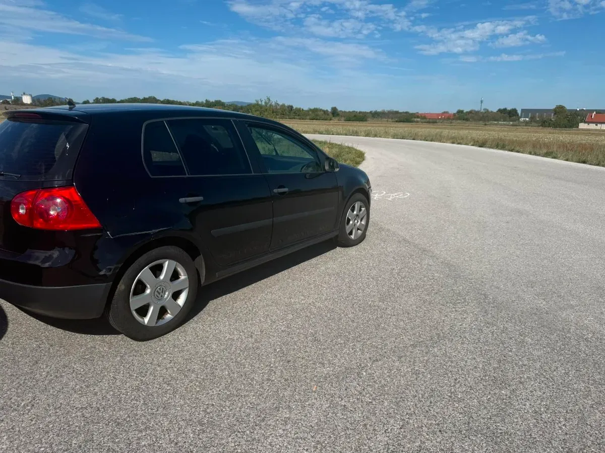 Volkswagen Golf 2006 photo 2
