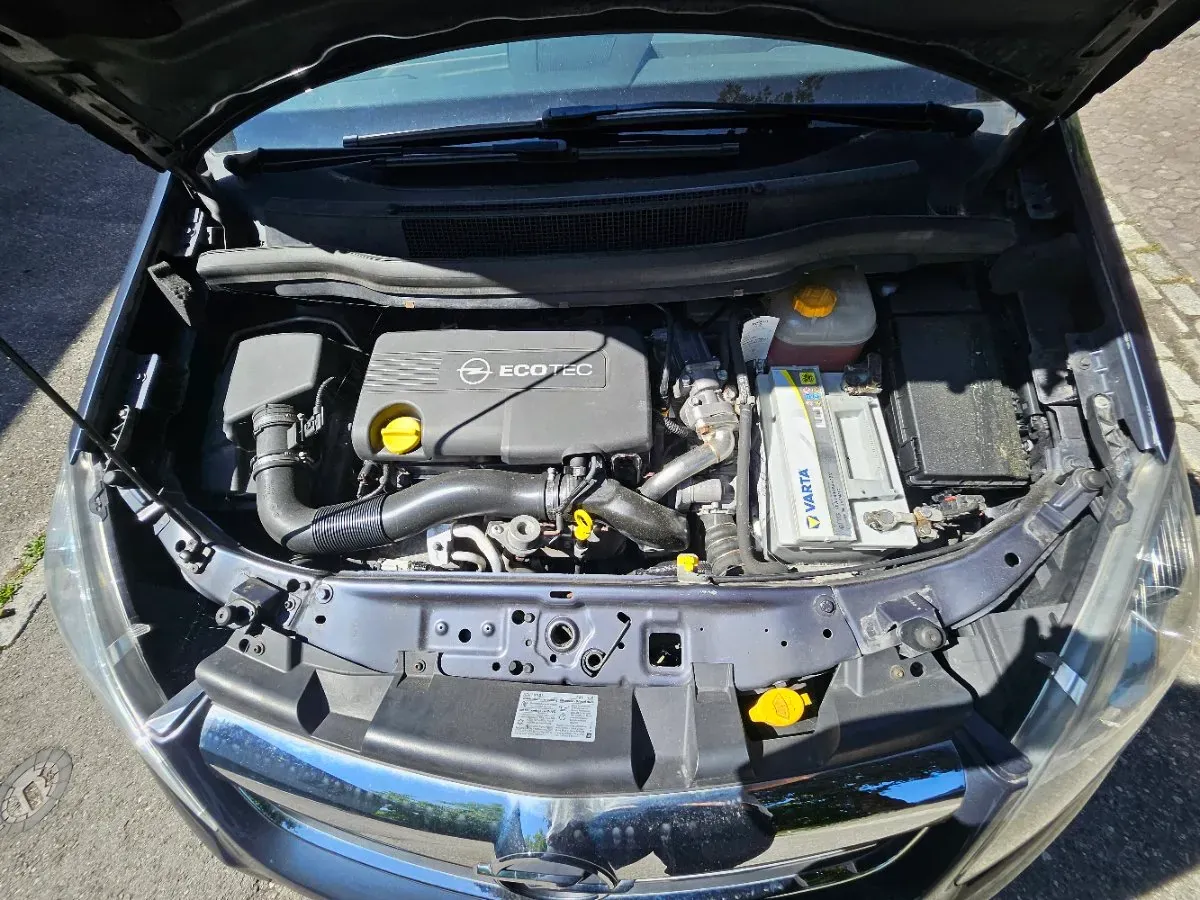 Opel Zafira 2009 photo 3