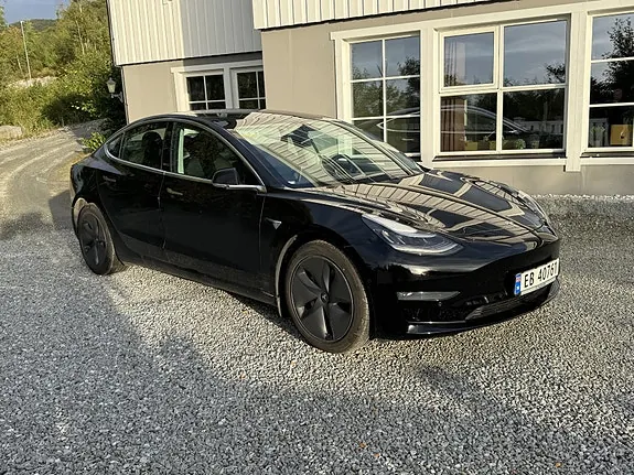 Tesla Model 3 2020 photo 2