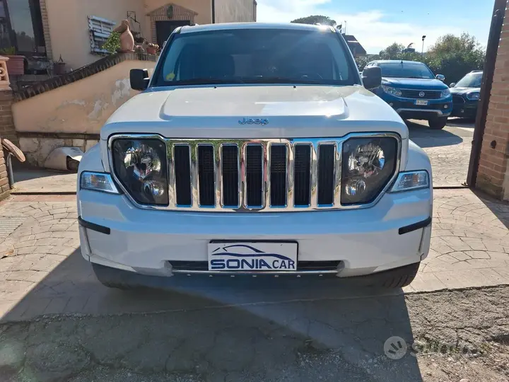 Jeep Cherokee 2013 photo 2