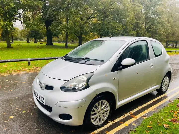 Toyota Aygo 2009 photo 2