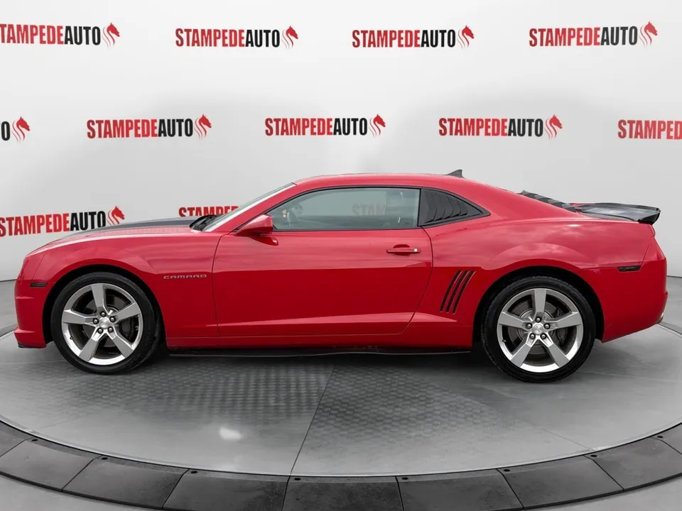 Chevrolet Camaro 2011 photo 2