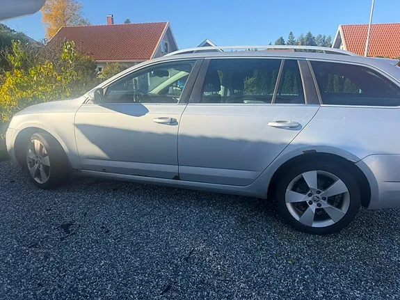 Skoda Octavia 2014 photo 2