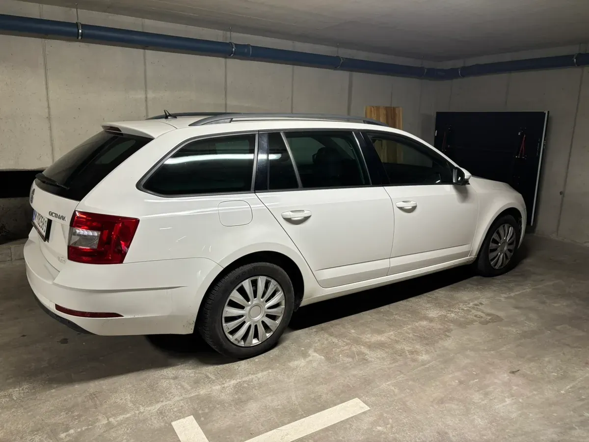 Skoda Octavia 2019 photo 2