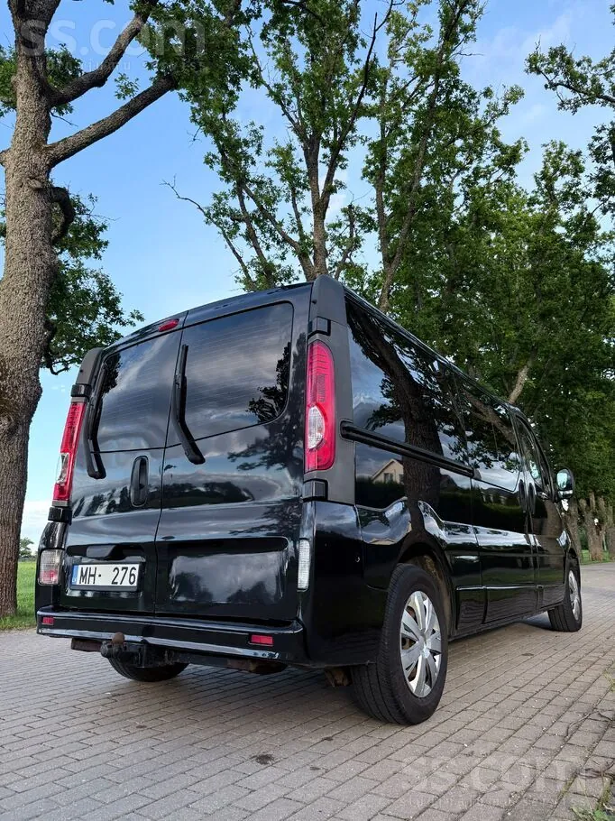 Renault Trafic 2012 photo 2