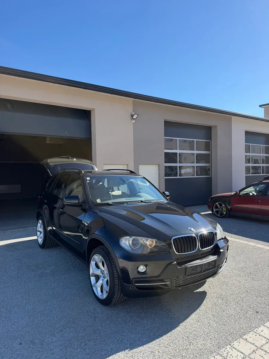 BMW X5 2007 photo 2