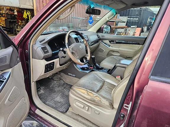 Toyota Land Cruiser 2009 photo 4