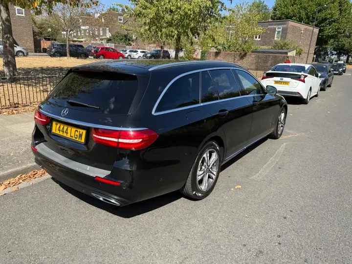 Mercedes-Benz E-Class 2019 photo 3