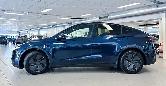 Tesla Model Y 2026 photo 5