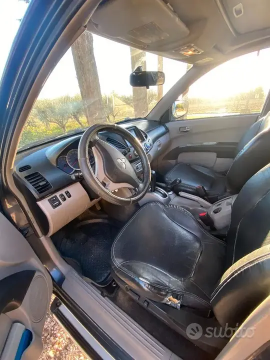 Mitsubishi L200 2006 photo 5