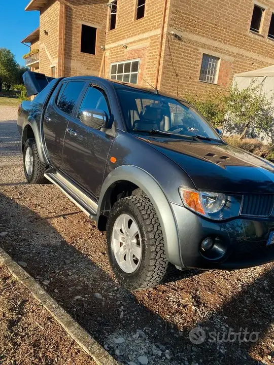 Mitsubishi L200 2006 photo 3