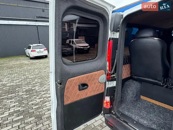 Opel Vivaro 2014 photo 3