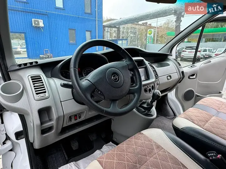 Opel Vivaro 2014 photo 4