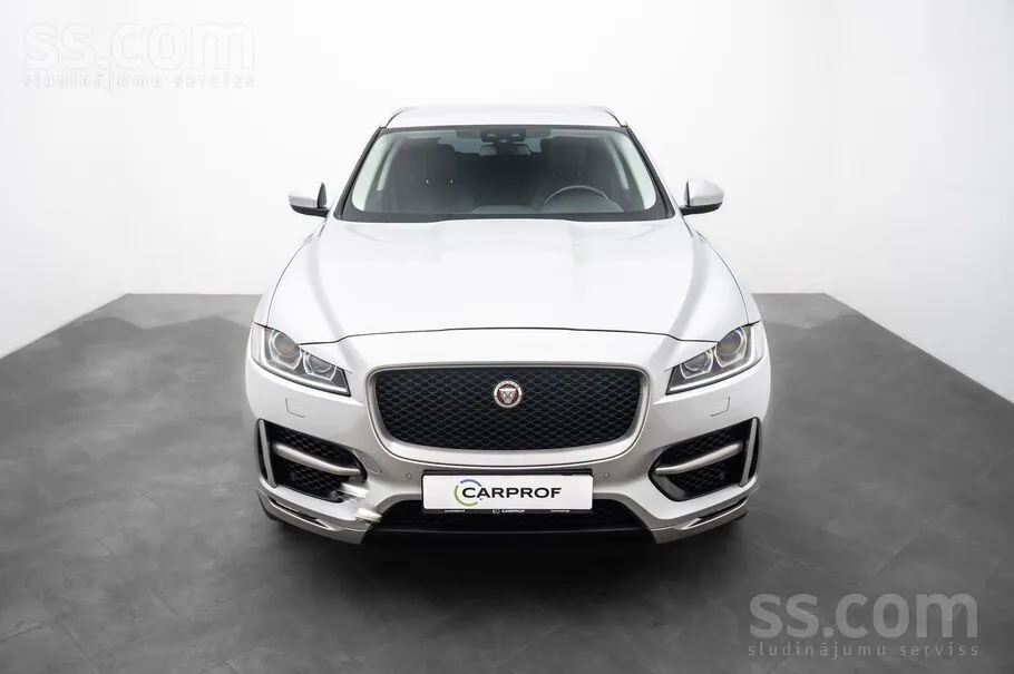 Jaguar F-Pace 2017 photo 4