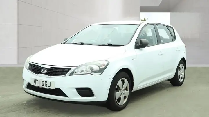 Kia Ceed 2011 photo 2