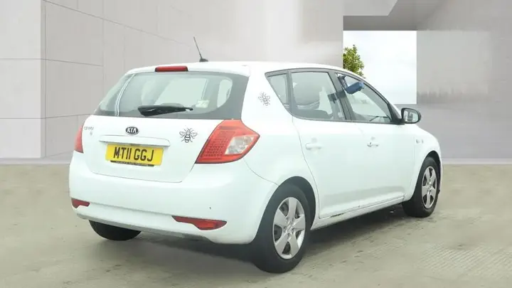 Kia Ceed 2011 photo 5