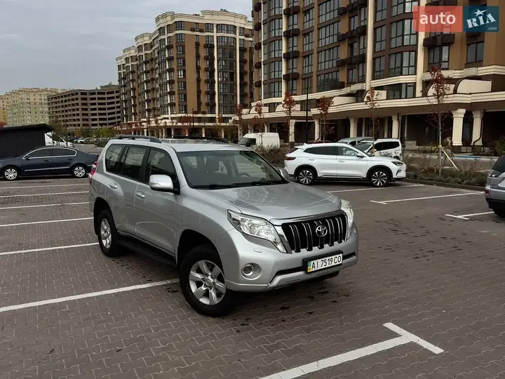 Toyota Land Cruiser Prado 2013 photo 5