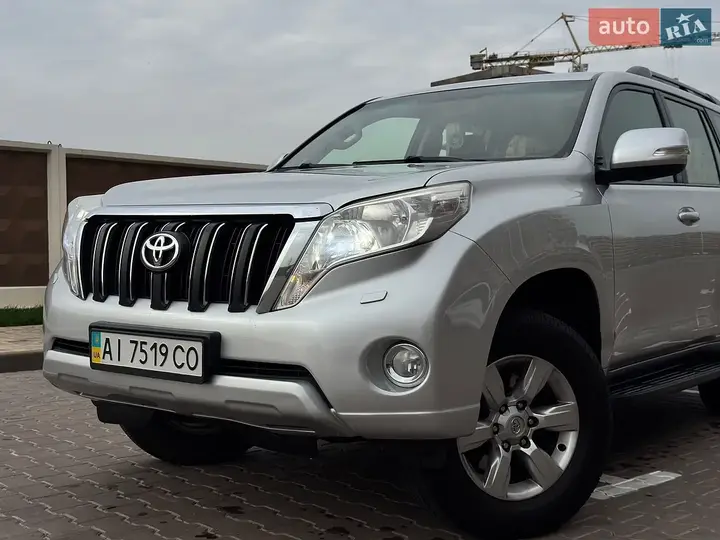 Toyota Land Cruiser Prado 2013 photo 2