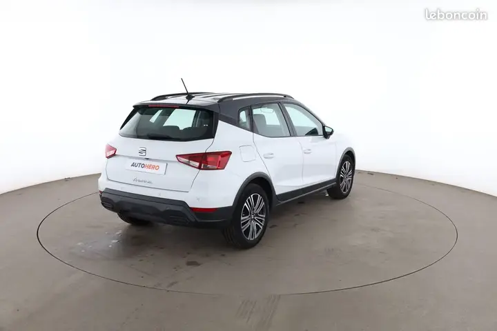 Seat Arona 2023 photo 3