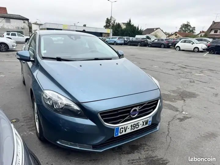Volvo V40