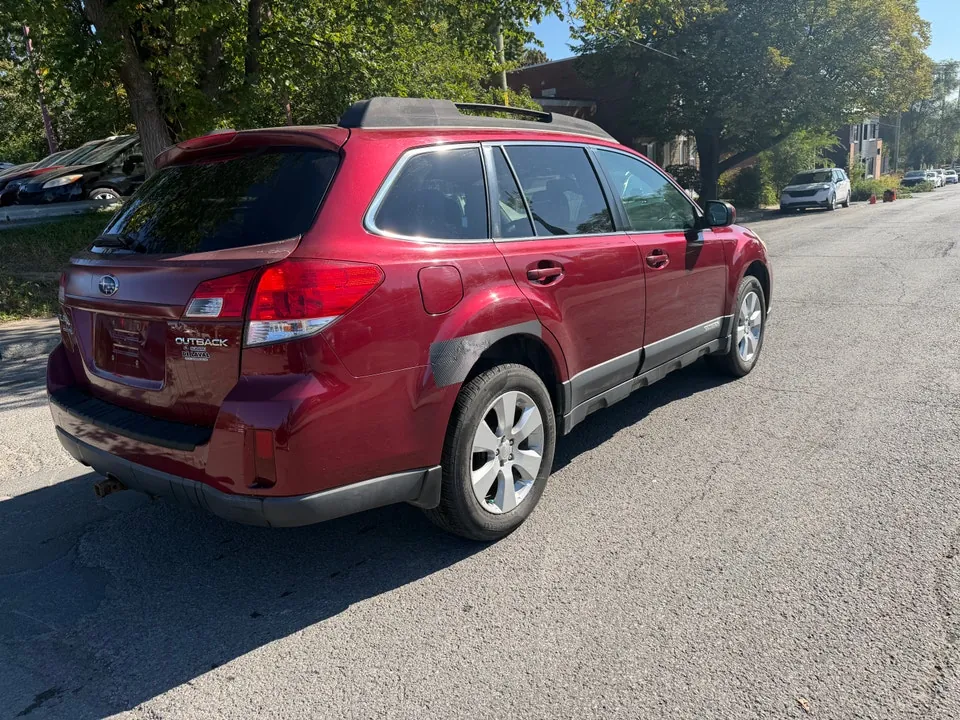 Subaru Outback 2011 photo 3