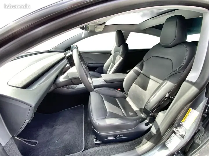 Tesla Model 3 2024 photo 4
