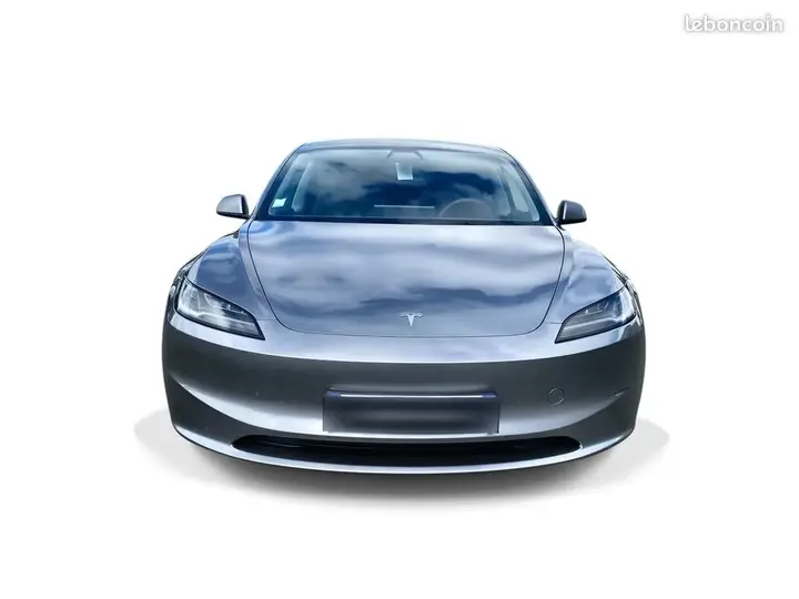 Tesla Model 3 2024 photo 2