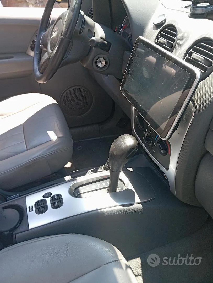 Jeep Cherokee 2005 photo 4