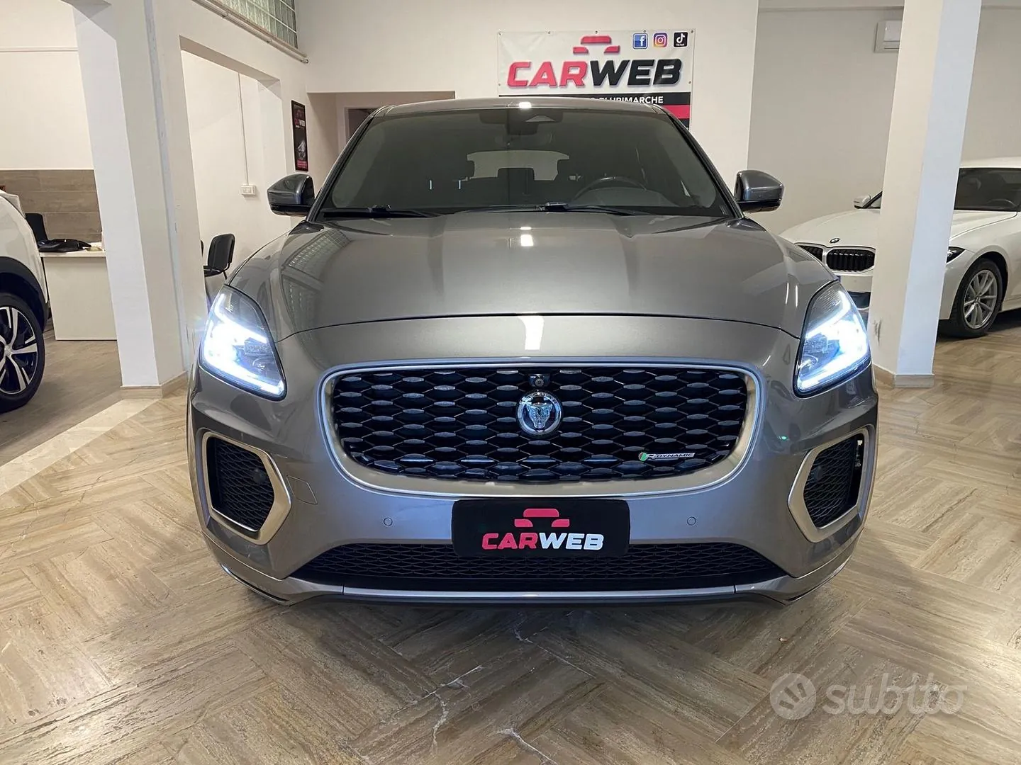 Jaguar E-Pace 2021 photo 2