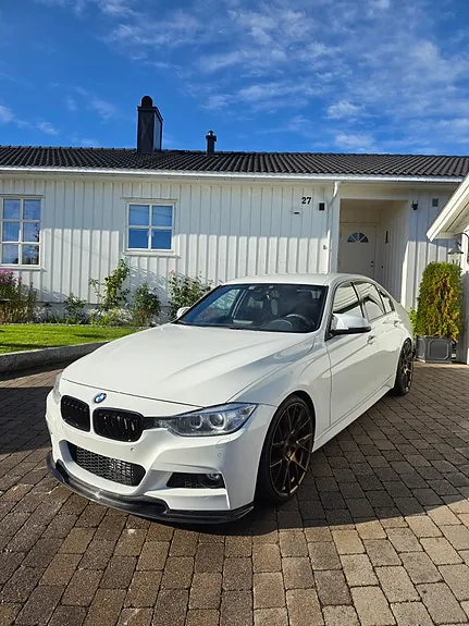 BMW 320I 2014 photo 3