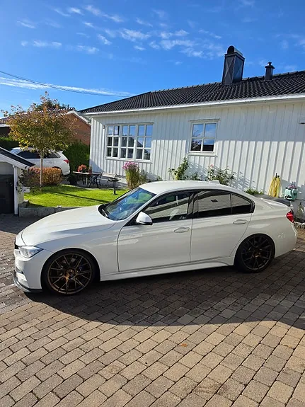 BMW 320I 2014 photo 4
