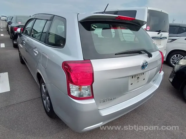 Toyota Corolla Fielder 2014 photo 3